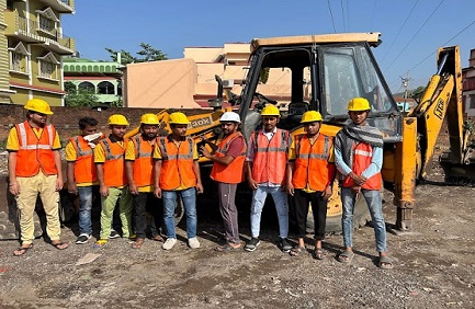 MACHINERY + OPERATORS